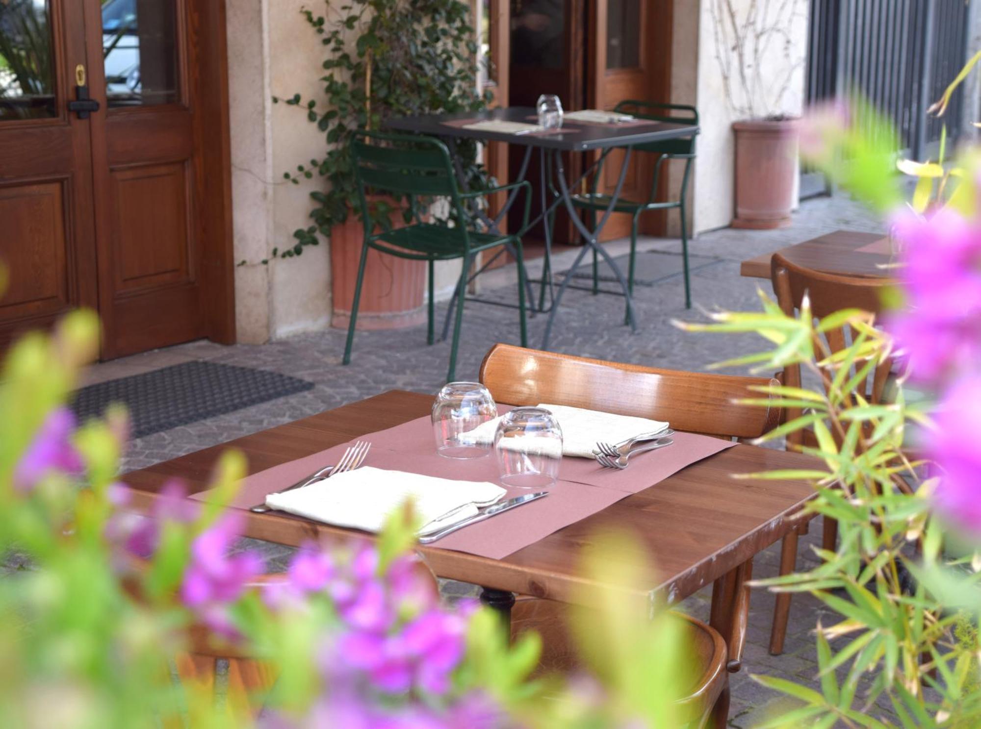 Hotel Ristorante Benigni Campagnano Di Roma Exterior photo